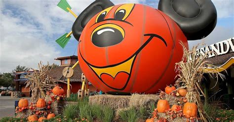 Downtown Disney Halloween decorations - Photo 4 of 4