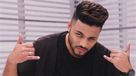 Rapper Raftaar Drops New Hip-Hop Track 'Move' - Siachen Studios