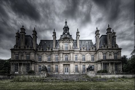 10 Most Astonishing Castles in France | TravelVivi.com