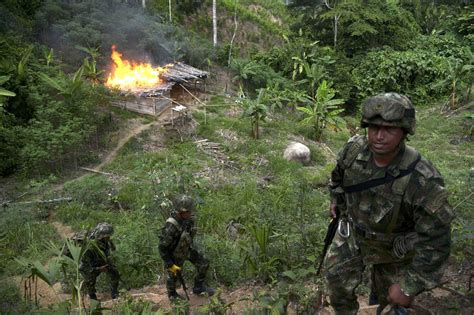 Colombia Steps Up Fight Against Cocaine Gangs - WSJ