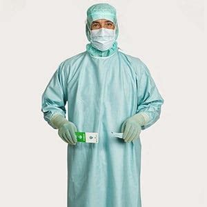 Surgical gown donning guide | Mölnlycke