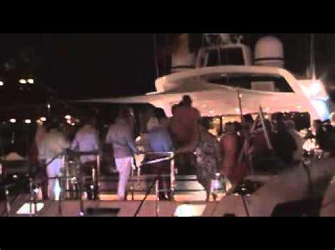 Soirée VIP sur un yacht à Saint-Tropez - YouTube