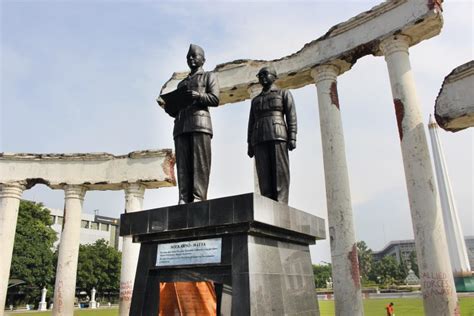 Guide to the Heroes Monument and Museum of November 10 Surabaya ...