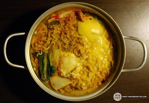 Video Re-Review: Nongshim Shin Ramyun Black & The Golden Pot - The Ramen Rater