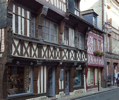 A guide to Honfleur - historic small city on the Normandy coast