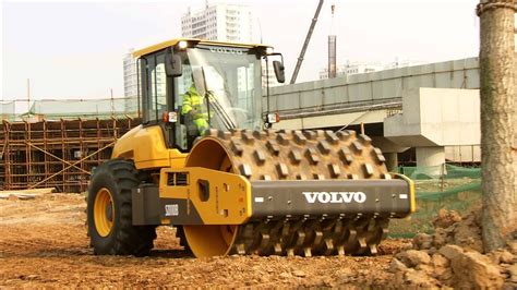 Volvo SD110B soil compactor - Operator environment - YouTube