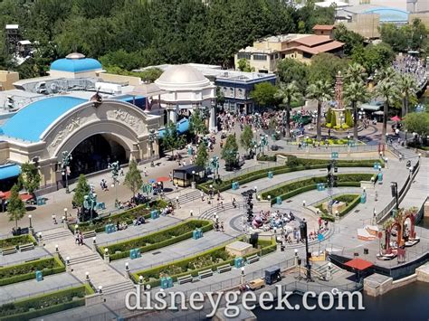 Paradise Gardens Park from the Pixar Pal-A-Round - The Geek's Blog @ disneygeek.com