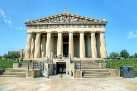 John and Sigrid's Adventures: The Parthenon - Nashville - 6/22/2016