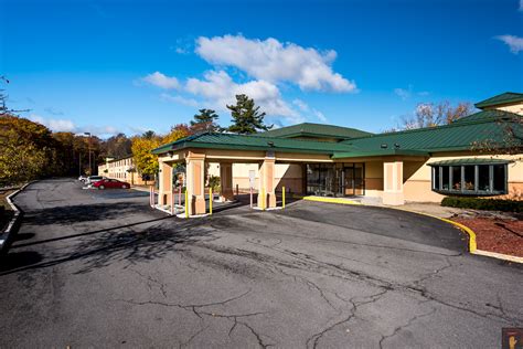 Days Inn, Latham NY | EyeWasHere Capital Region Hotel Photography