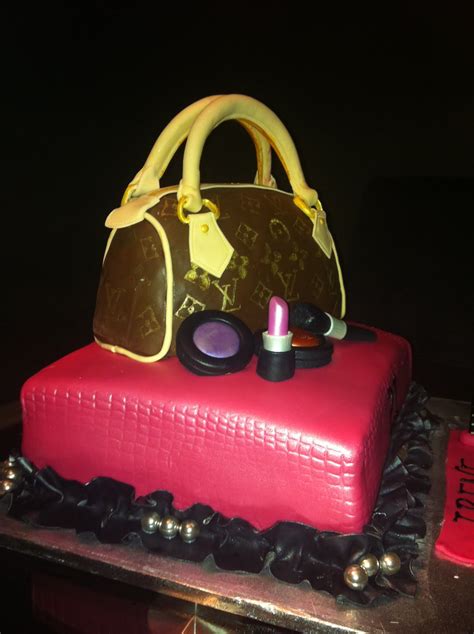 Jocelyn's Wedding Cakes and More....: Louis Vuitton Purse Cake/Edible ...