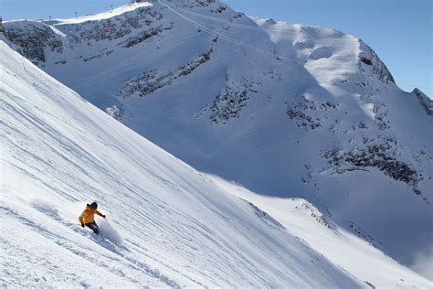 Guide to Skiing the Alps | TheLuxuryVacationGuide