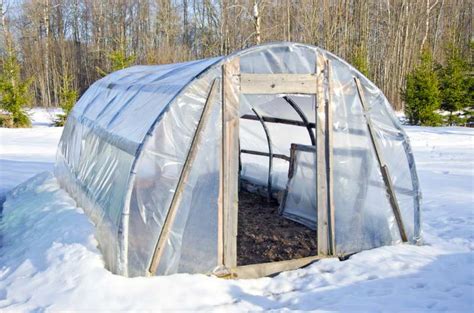 16 Cool Homesteading DIY Projects For Preppers