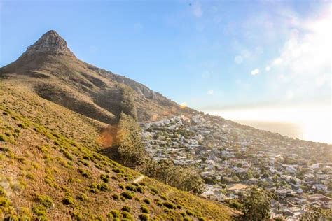 Signal Hill: sundowners, paragliding and hiking in Cape Town, South Africa | THE LIFESTYLE HUNTER