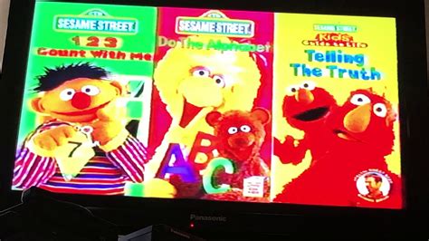 Sesame Street Elmo Saves Christmas