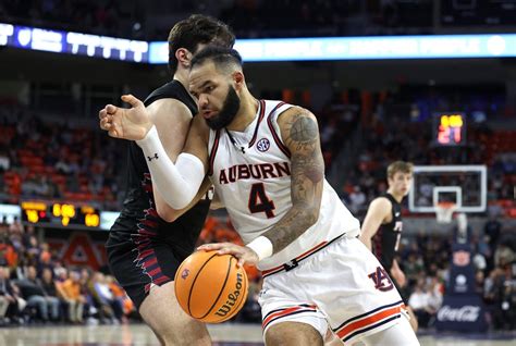 Rested Arkansas ready for Johni Broome, No. 25 Auburn