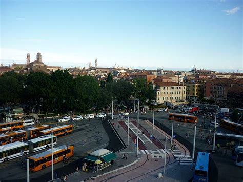 Parking in Venice and how to get around