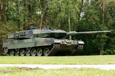 Germany deploys Leopard-2 main battle tanks to Russian border