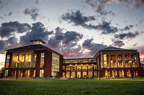 Jerry Falwell Library honored by Library Journal | Liberty News