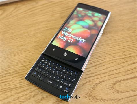 Dell Venue Pro Smartphone Review - How come it is still selling after 4 years?