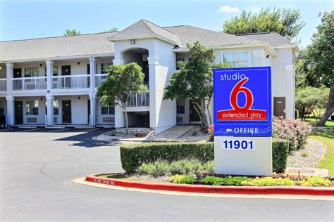 Cheap Hotels in Austin, TX - price from $45, reviews | Planet of Hotels