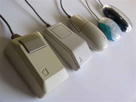 File:The Apple Mouse.jpg - Wikimedia Commons