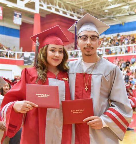 East Chicago Central High School 31st Annual Commencement | | nwitimes.com