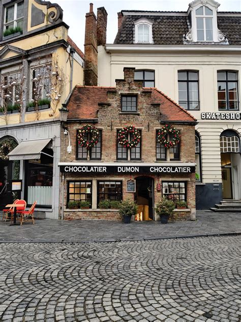 This Chocolate Shop in Bruges, Belgium : r/CozyPlaces