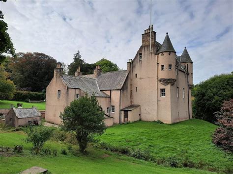 Best Airbnb Castle Stays in Scotland — Historic European Castles