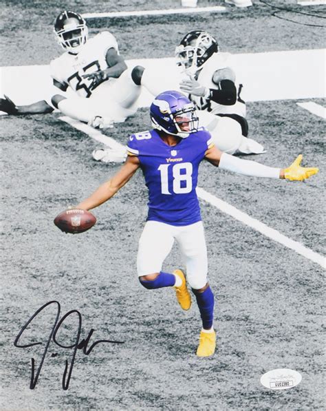 Justin Jefferson Signed Vikings 8x10 Photo (JSA) | Pristine Auction