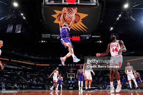 Devin Booker Dunking Photos and Premium High Res Pictures - Getty Images