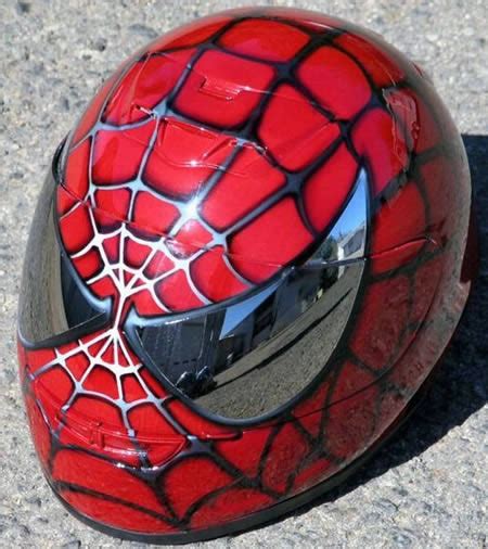 12 Unusual and Creative Helmets