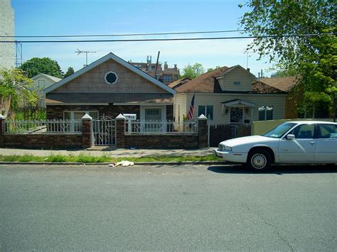 Sheepshead Bay East 21 | These houses, like others in the ar… | Flickr