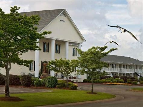 Beau Rivage Golf & Resort | VisitNC.com