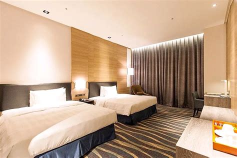 6 Best Places to Stay in Kaohsiung Taiwan: Hotels in Kaohsiung From $45 Near Liuhe Night Market ...