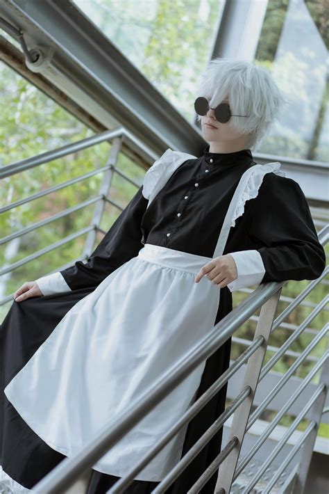 Gojo Maid Version Cosplay x2 : r/JuJutsuKaisen