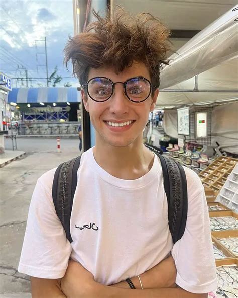 Kyle Thomas TikTok Age Height, Girlfriend & Net Worth