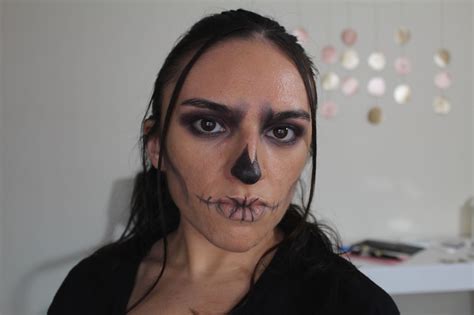 Halloween Makeup Inspo: Spooky Skeleton Makeup Look