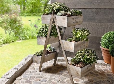 14 Marvelous Ideas For Using Old Ladder In Your Garden