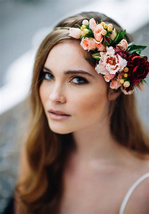 15 Best Hairstyles with Flower Wreaths for Fall - Pretty Designs