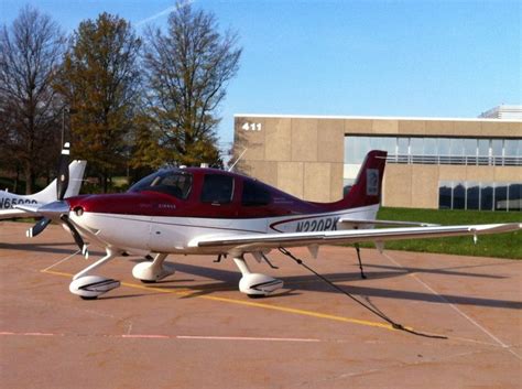 Cirrus SR-22 | Aircraft, Cessna, Private plane