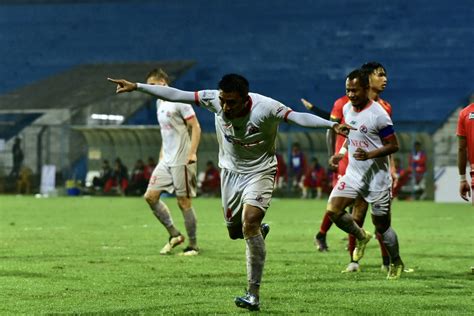 Aizawl FC rain goals on hosts TRAU FC on a rainy night | I-League