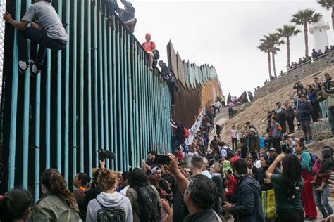 Beyond the Wall at Mexico’s Border: Six Photojournalists’ Perspectives ...