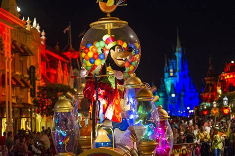 Mickey’s Boo-To-You Halloween Parade Scares Up Fun at Mickey’s Not-So ...