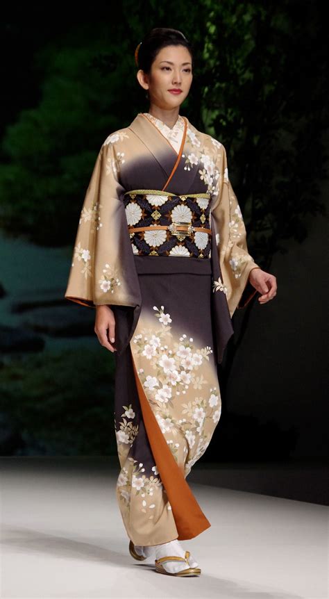 Pin by Julius Arim on Kimono In Japanese Fashion | Japanese traditional dress, Japanese outfits ...