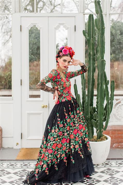 20 Extraordinary Floral Wedding Dresses Millennial Brides Will Love | Mexican wedding dress ...