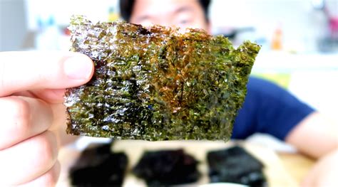 How to make Roasted Seaweed Snacks at home (Superfood!) | Seaweed snacks, Roasted seaweed snack ...