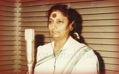 S. Janaki: The Untold Love Story of a Legendary Singer | Astro Ulagam