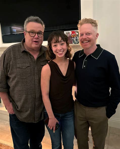 Sofia Vergara, Jesse Tyler Ferguson share look at 'Modern Family' reunion: See photos - ABC News