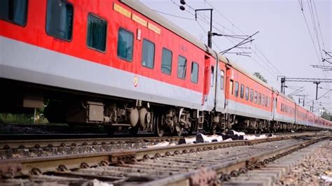 Indian Railways: Mumbai-Delhi August Kranti Rajdhani Express back on track from today. Details ...