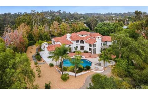 Inside Aaron Rodgers' $5.1 million home, with photos